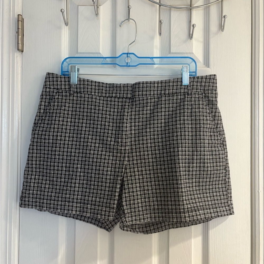 Counterparts black pattern shorts size 14.